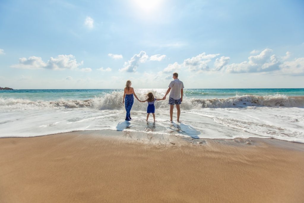découvrez nos solutions d'assurance adaptées à vos besoins. protégez-vous et votre famille avec des garanties sur mesure en santé, auto, habitation et bien plus. obtenez des conseils d'experts et un service client de qualité pour une couverture optimale.