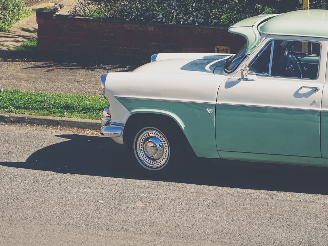 découvrez nos solutions de prêt automobile adaptées à vos besoins. bénéficiez de taux compétitifs et de conditions flexibles pour financer l'achat de votre véhicule en toute simplicité.