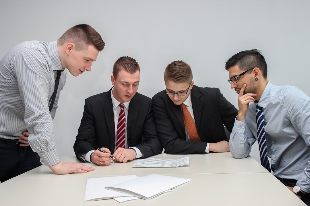 découvrez comment négocier efficacement votre assurance emprunteur pour obtenir les meilleures conditions et protéger vos finances. optimisez votre contrat d'assurance emprunteur avec nos conseils d'experts.