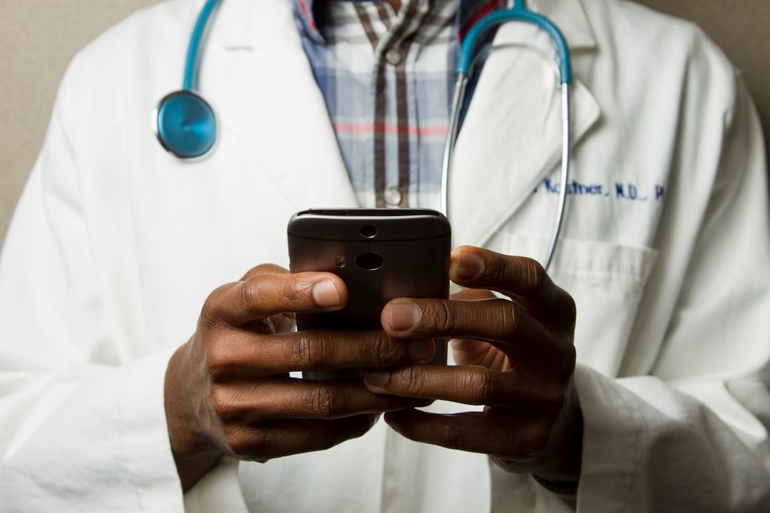 découvrez nos solutions d'assurance santé adaptées à vos besoins. protégez-vous et votre famille avec des garanties complètes et des tarifs compétitifs. obtenez les meilleurs conseils pour choisir votre couverture santé.