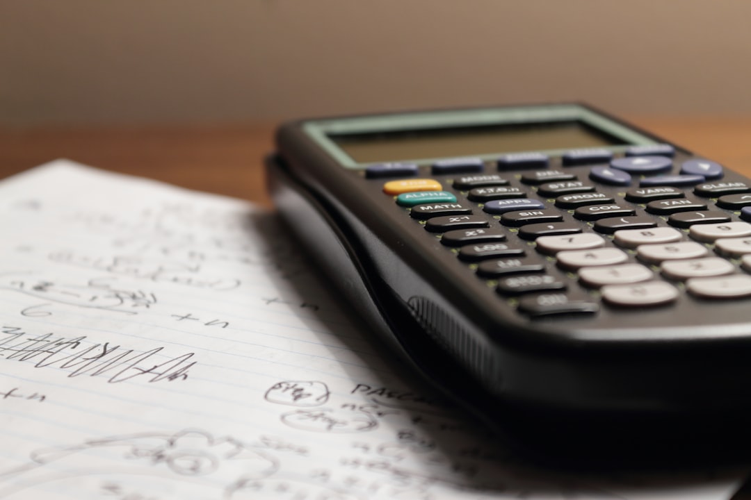 découvrez notre calculateur d'assurance hypothécaire pour estimer facilement vos coûts d'assurance liés à votre prêt immobilier. obtenez des résultats précis et prenez des décisions éclairées pour votre projet de financement.