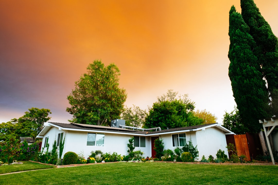 découvrez l'assurance habitation, une protection essentielle pour sécuriser votre propriété contre les risques tels que les incendies, les vols et les dégâts des eaux. obtenez des conseils pour choisir la meilleure couverture adaptée à vos besoins.