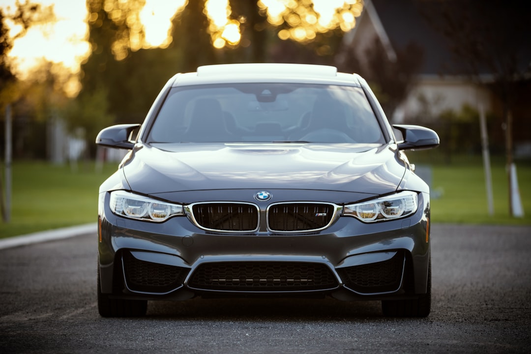 découvrez nos solutions d'assurance automobile adaptées à vos besoins. protégez votre véhicule avec des garanties complètes et une couverture personnalisée pour rouler en toute sérénité.
