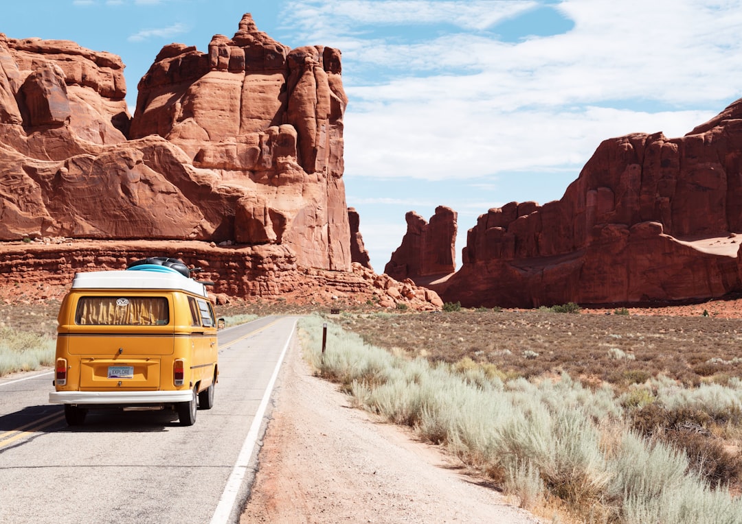 découvrez nos solutions d'assurance automobile adaptées à vos besoins. profitez d'une couverture complète, des tarifs compétitifs et d'un service client réactif. protégez votre véhicule dès aujourd'hui avec notre expertise en assurance auto.