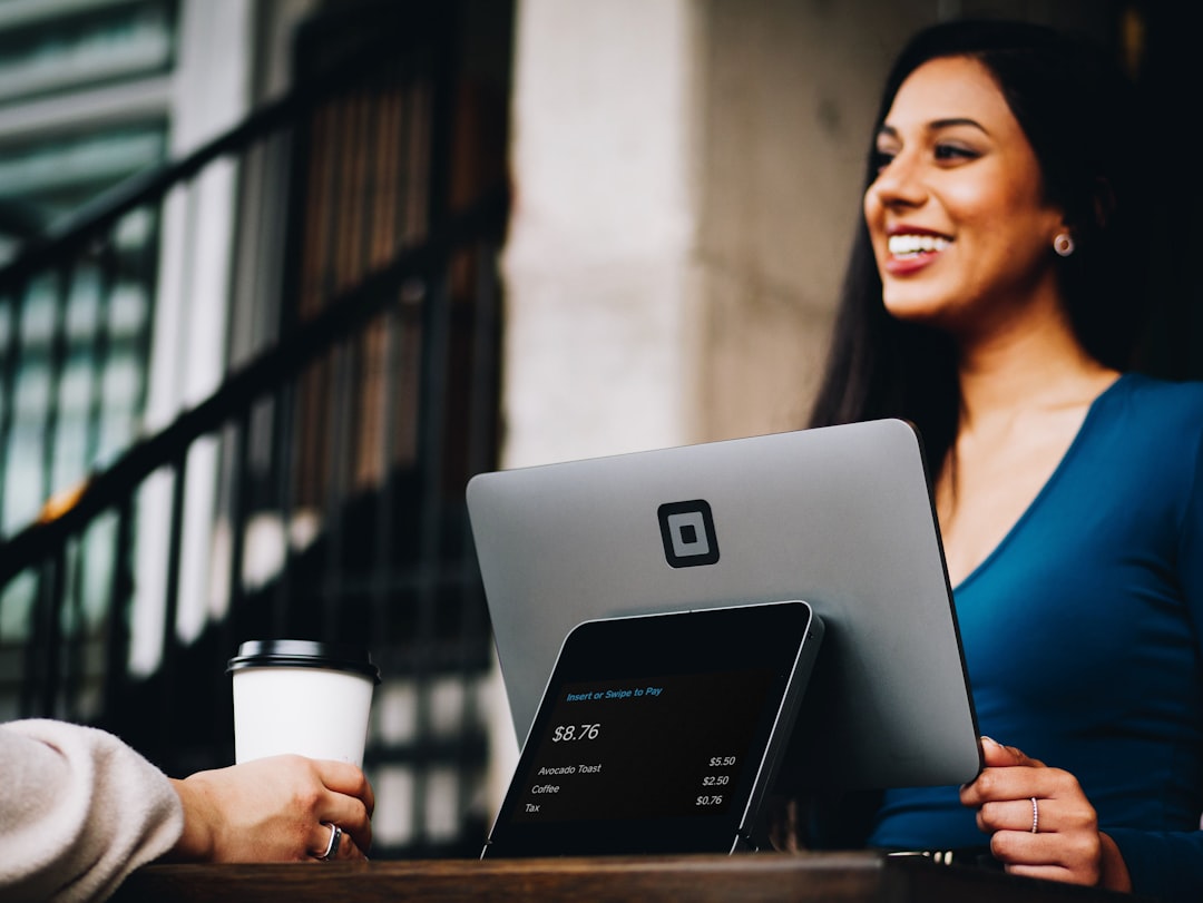 découvrez l'excellence du service client avec notre équipe dédiée, prête à répondre à toutes vos questions et à résoudre vos problèmes rapidement. profitez d'une expérience sur mesure, axée sur votre satisfaction et votre fidélité.