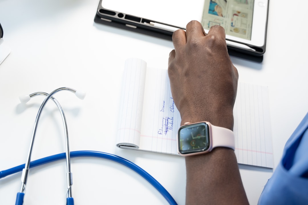 découvrez nos solutions d'assurance santé adaptées à vos besoins. protégez votre santé et celle de votre famille grâce à des couvertures complètes et des services personnalisés.
