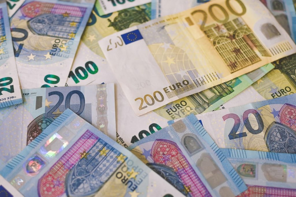 découvrez tout ce que vous devez savoir sur les taux d'intérêt : leur évolution, leur impact sur l'économie, et comment ils influencent vos finances personnelles. restez informé et optimisez vos décisions d'épargne et d'emprunt.