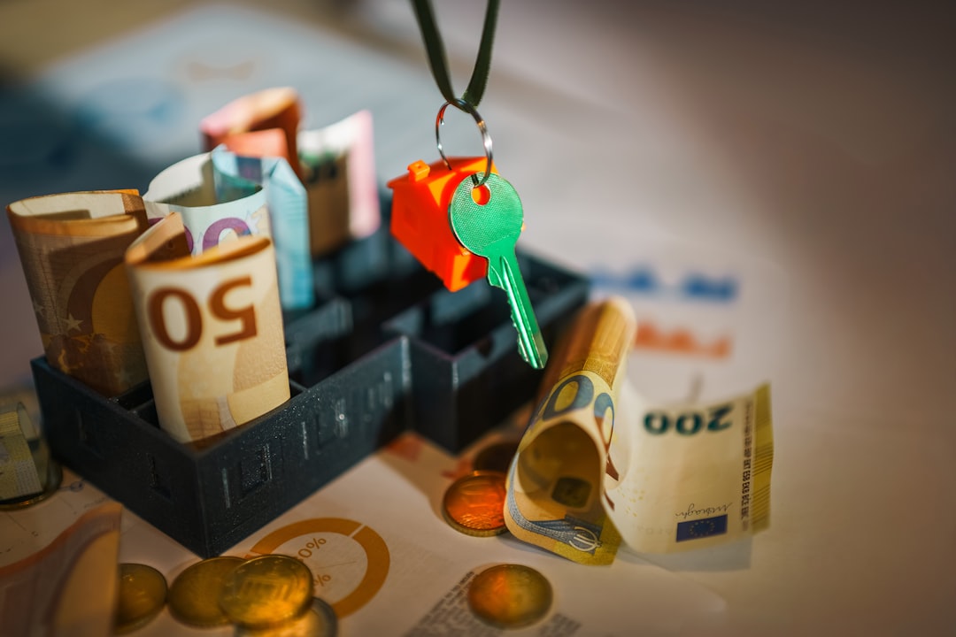 découvrez tout ce qu'il faut savoir sur l'assurance hypothécaire : définitions, avantages, et conseils pour choisir la meilleure couverture pour protéger votre investissement immobilier.