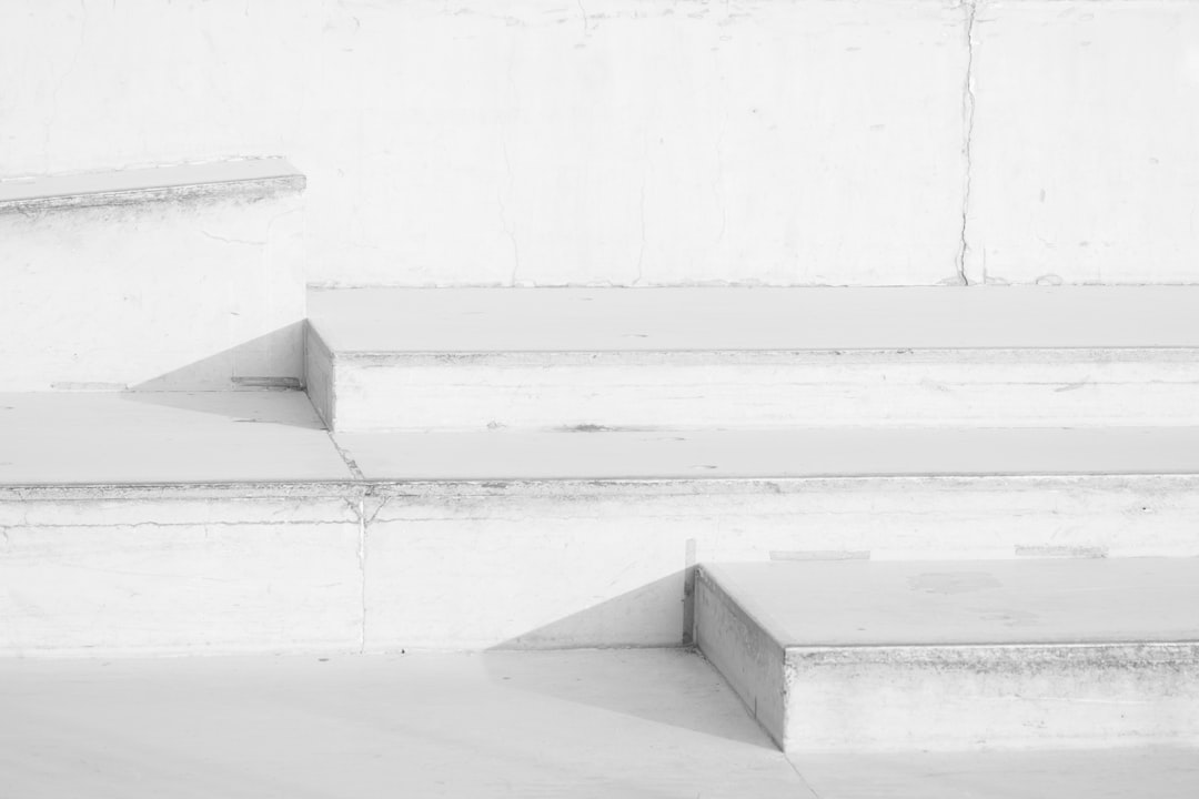 découvrez l'assurance emprunteur, une protection indispensable pour sécuriser votre prêt. protégez-vous en cas de coup dur grâce à cette couverture qui garantit le remboursement de vos mensualités en cas d'incapacité de paiement.