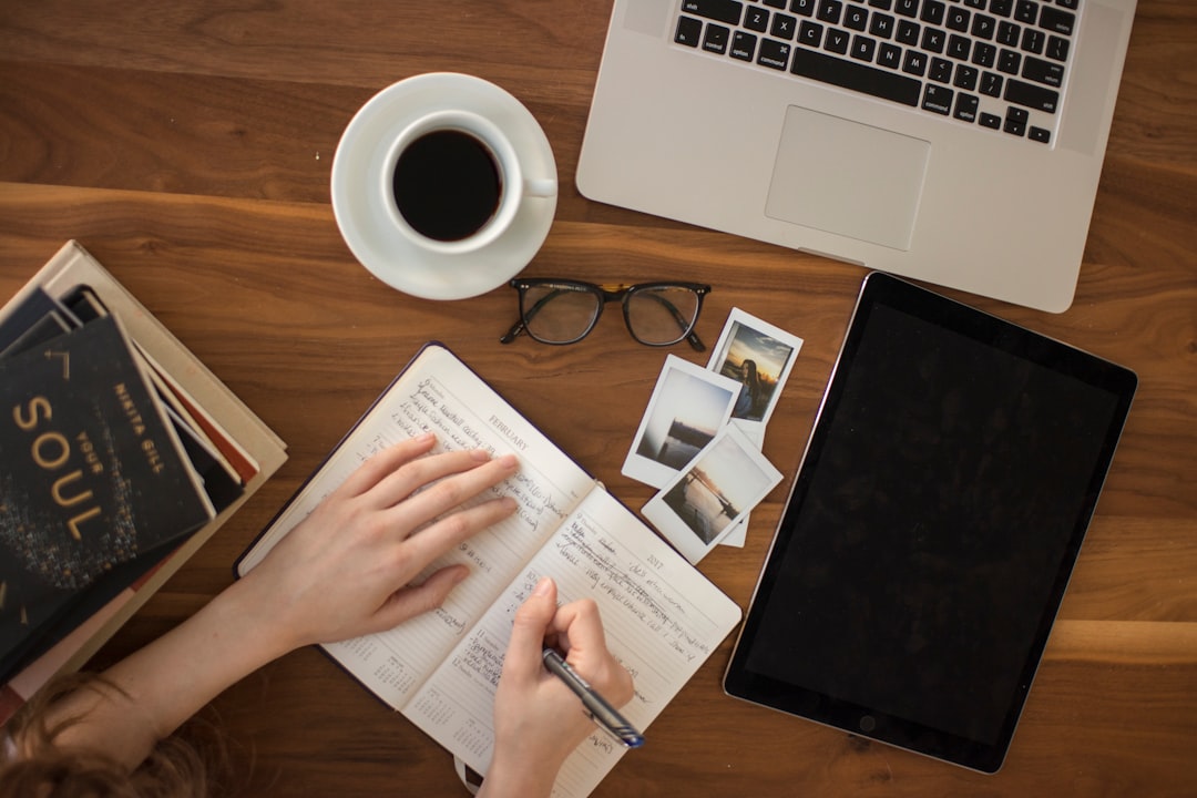 découvrez comment l'assurance digitale révolutionne la protection des biens et des personnes grâce à des solutions innovantes et adaptées aux besoins modernes. profitez d'une gestion simplifiée de vos contrats, d'une souscription rapide et d'une assistance 24/7, le tout accessible depuis votre smartphone.