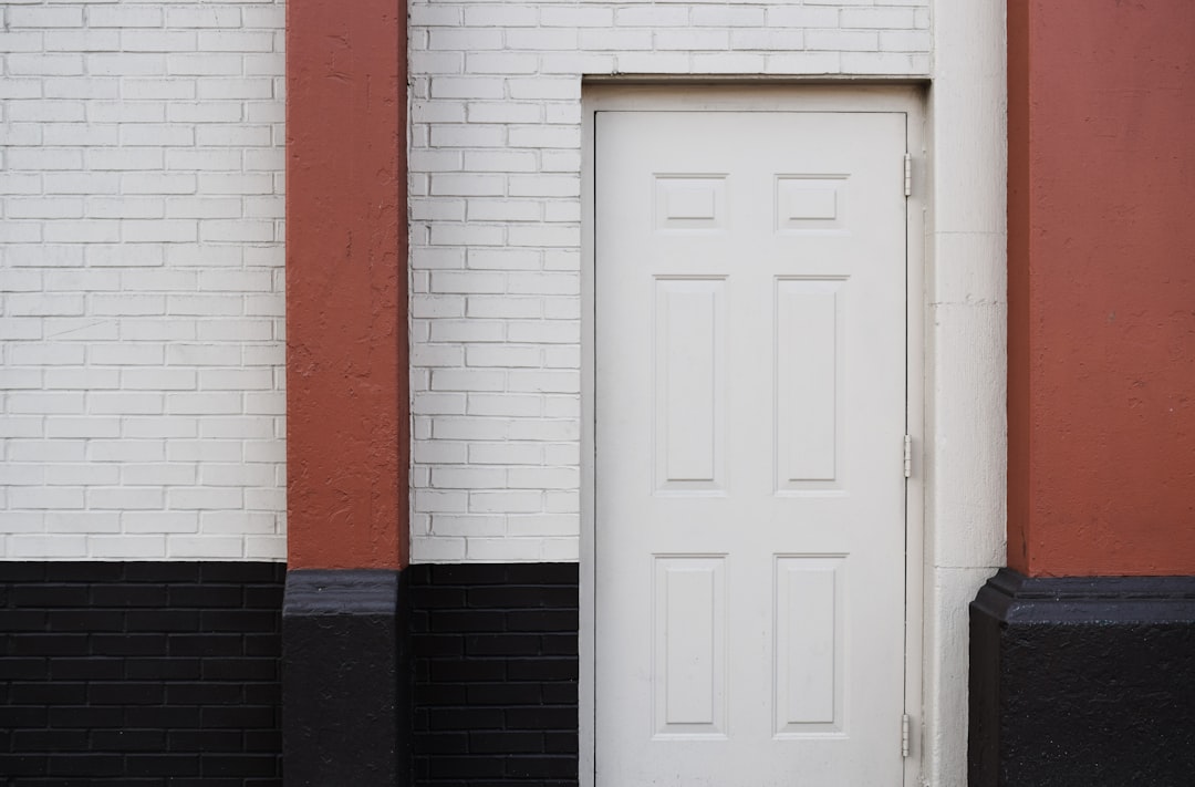 découvrez tout ce qu'il faut savoir sur l'assurance hypothécaire : ce qu'elle couvre, comment elle fonctionne et pourquoi elle est essentielle lors de l'achat d'une maison. protégez votre investissement avec des conseils d'experts.