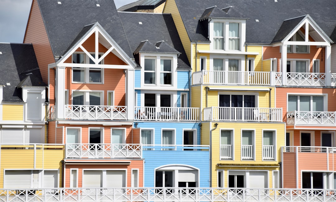 découvrez notre comparatif d'assurances hypothécaires pour faire le meilleur choix en fonction de vos besoins. analysez les offres, tarifs et garanties pour sécuriser votre prêt immobilier et protéger votre investissement.