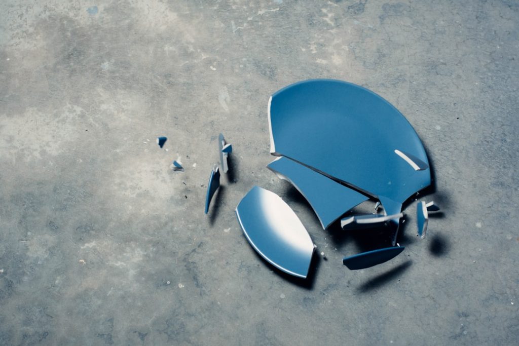 découvrez notre assurance invalidité totale qui vous protège en cas d'incapacité à travailler. bénéficiez d'un soutien financier essentiel pour maintenir votre qualité de vie. informez-vous sur nos options et trouvez la couverture parfaite pour vos besoins.