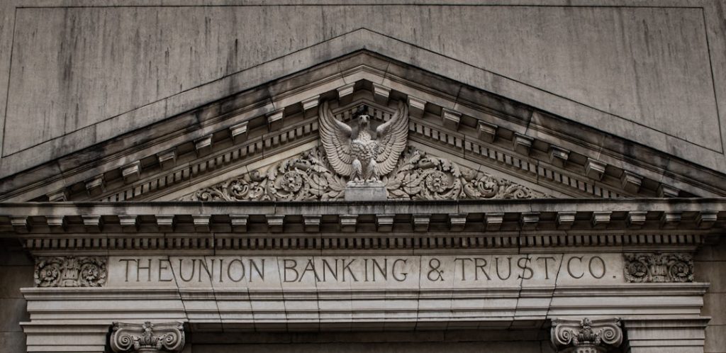 découvrez les tendances bancaires émergentes qui façonnent l'avenir du secteur financier. analyse des innovations, des nouvelles technologies et des comportements des consommateurs pour rester à la pointe du marché.