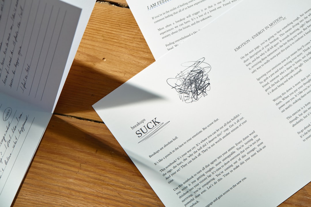 découvrez comment rédiger une lettre de résiliation d'assurance de prêt en toute simplicité. suivez nos conseils pratiques pour assurer une annulation efficace et sans tracas de votre contrat d'assurance lié à votre emprunt.
