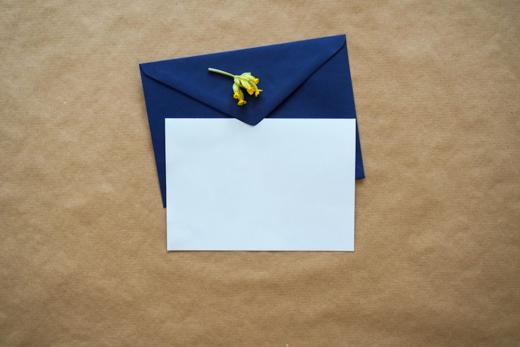 découvrez comment rédiger une lettre de résiliation d'assurance emprunteur. cette guide vous fournit des conseils pratiques et un modèle pour faciliter votre démarche. assurez-vous de respecter les délais et les conditions de votre contrat pour une annulation sans souci.